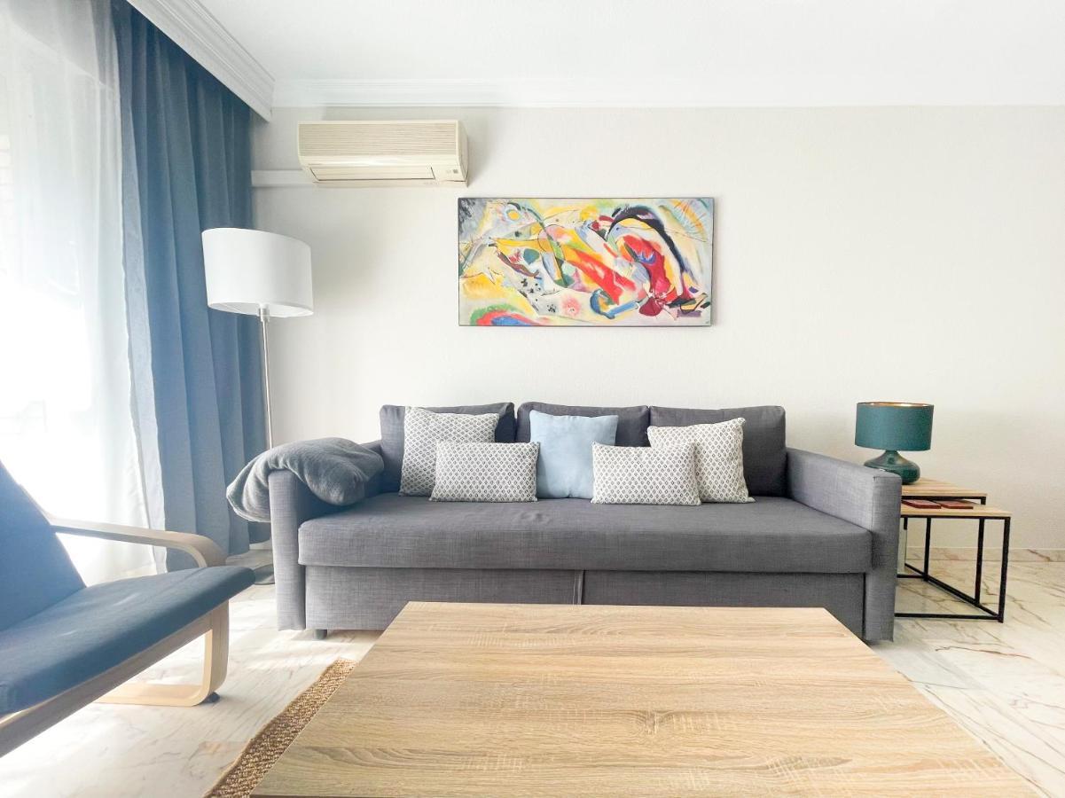 Apartmán Holidays2Malaga Tomas De Echeverria 150 Mts To Beach & High Speed Wifi & Parking Exteriér fotografie