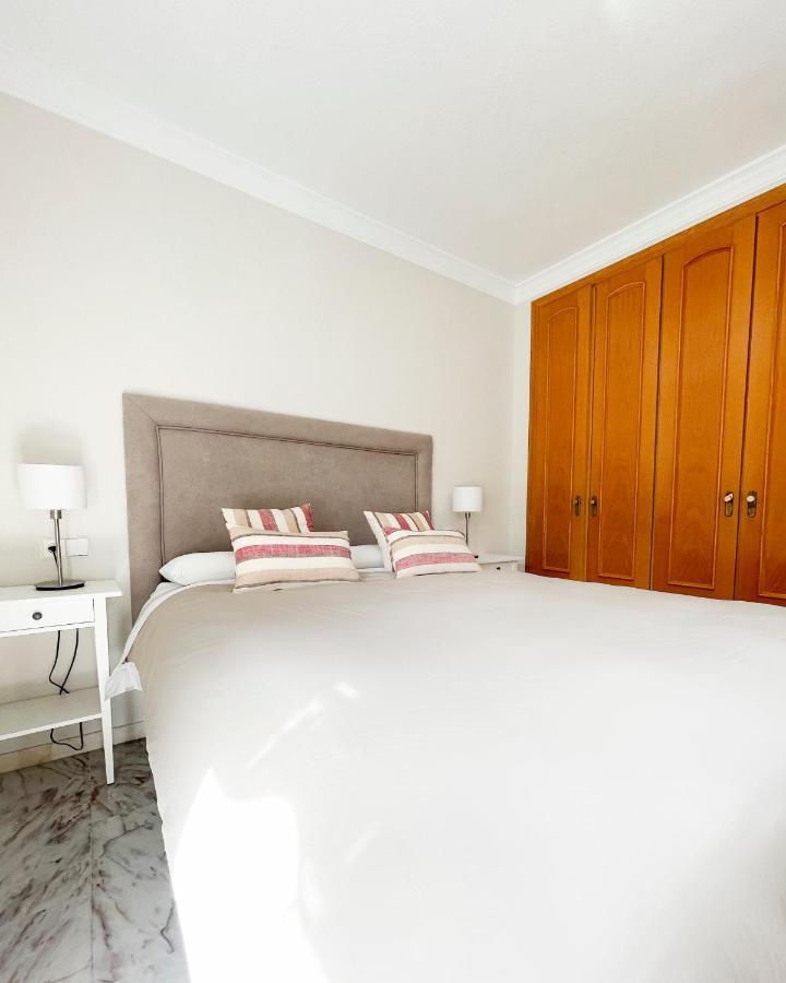 Apartmán Holidays2Malaga Tomas De Echeverria 150 Mts To Beach & High Speed Wifi & Parking Exteriér fotografie