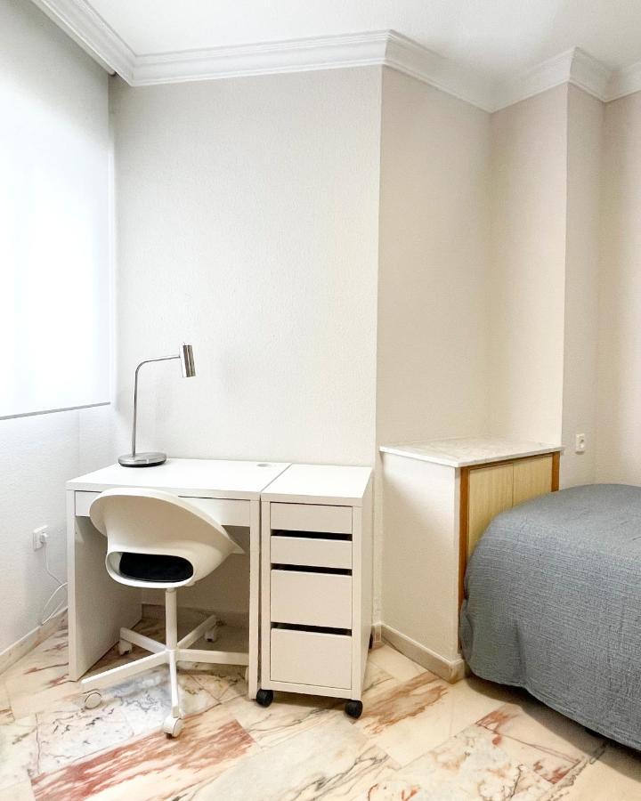 Apartmán Holidays2Malaga Tomas De Echeverria 150 Mts To Beach & High Speed Wifi & Parking Exteriér fotografie