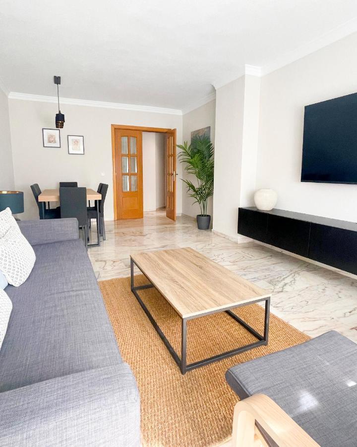 Apartmán Holidays2Malaga Tomas De Echeverria 150 Mts To Beach & High Speed Wifi & Parking Exteriér fotografie