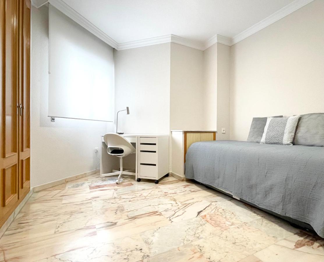 Apartmán Holidays2Malaga Tomas De Echeverria 150 Mts To Beach & High Speed Wifi & Parking Exteriér fotografie